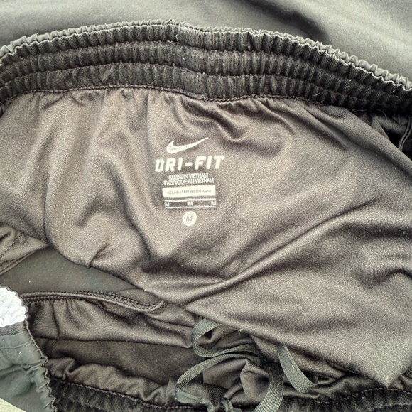 Nike Dri-FIT Black Athletic Shorts - Picture 3 of 3